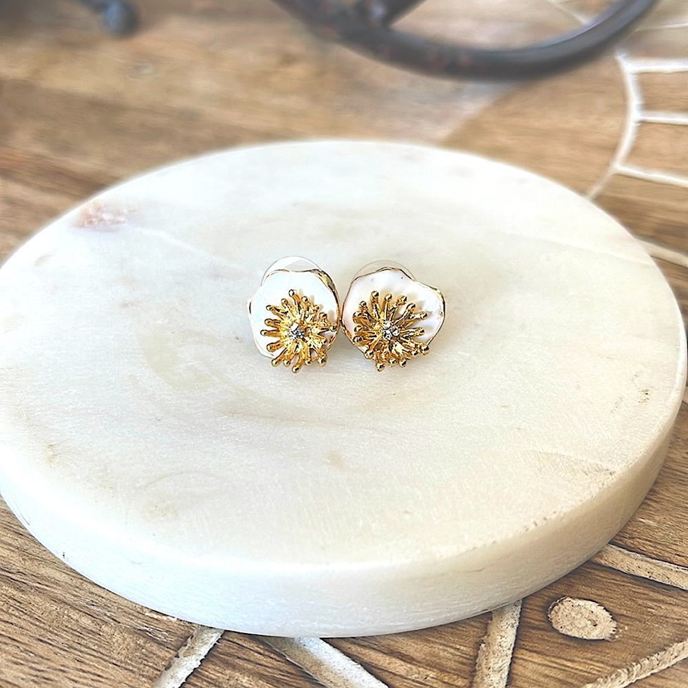 Gorgeous lotus earrings in gold and white